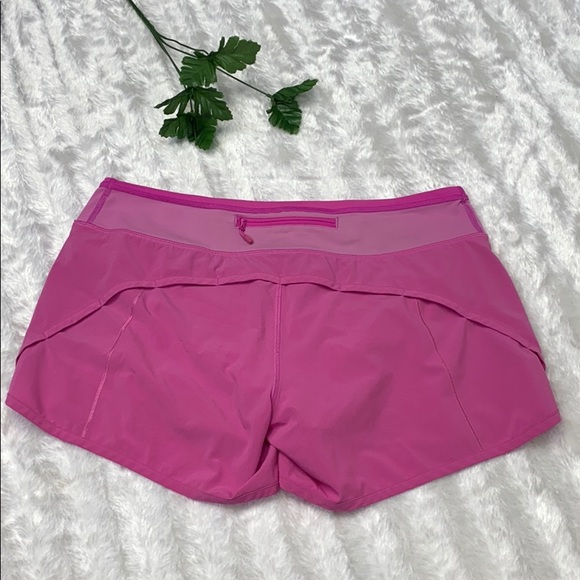 Lululemon athletica shorts size 8 - Picture 3 of 7